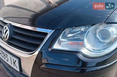 Минивэн Volkswagen Touran 2009 в 