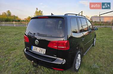 Минивэн Volkswagen Touran 2011 в 