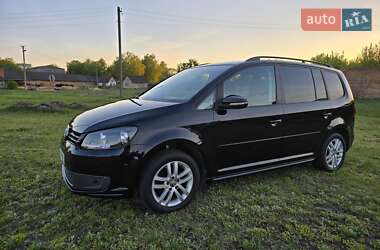 Минивэн Volkswagen Touran 2011 в 