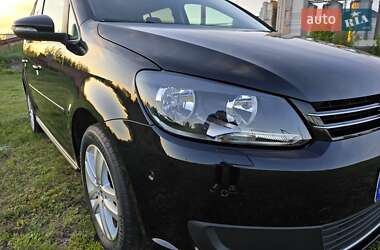Минивэн Volkswagen Touran 2011 в 