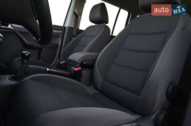 Минивэн Volkswagen Touran 2011 в 