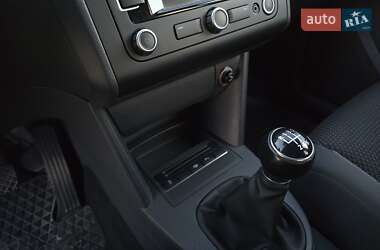 Минивэн Volkswagen Touran 2011 в 