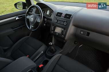 Минивэн Volkswagen Touran 2011 в 