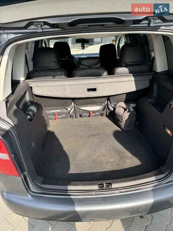 Минивэн Volkswagen Touran 2005 в Черновцах