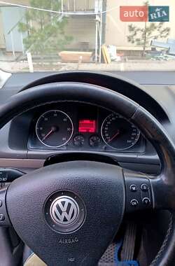 Мінівен Volkswagen Touran 2005 в 