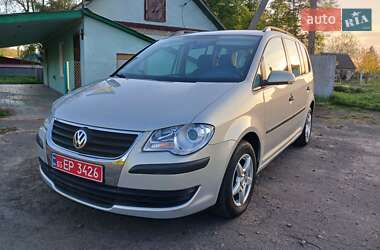 Минивэн Volkswagen Touran 2008 в 