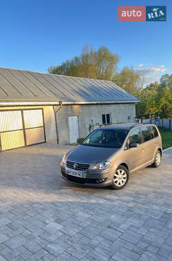 Минивэн Volkswagen Touran 2008 в 