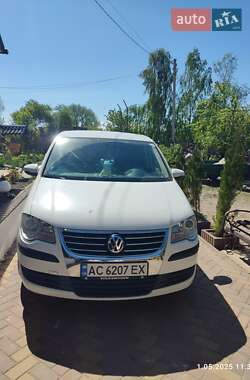 Мінівен Volkswagen Touran 2010 в 