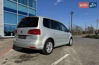 Мінівен Volkswagen Touran 2013 в 