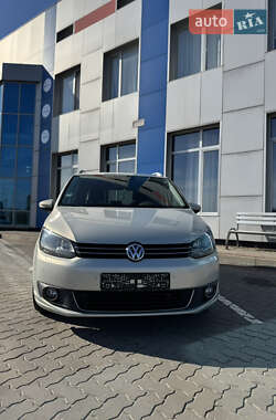 Мінівен Volkswagen Touran 2013 в 
