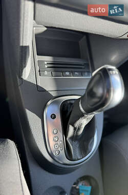 Мінівен Volkswagen Touran 2013 в 