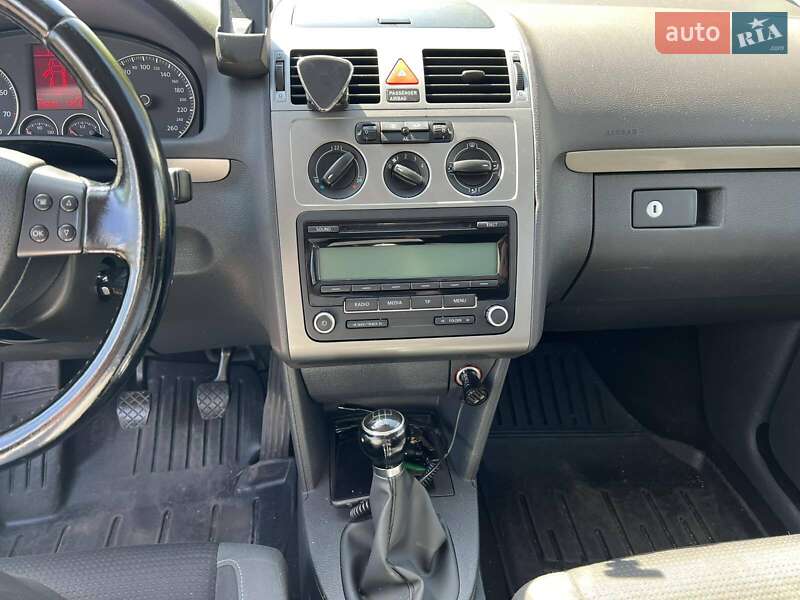 Минивэн Volkswagen Touran 2010 в Николаеве