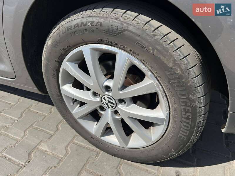 Минивэн Volkswagen Touran 2010 в Николаеве