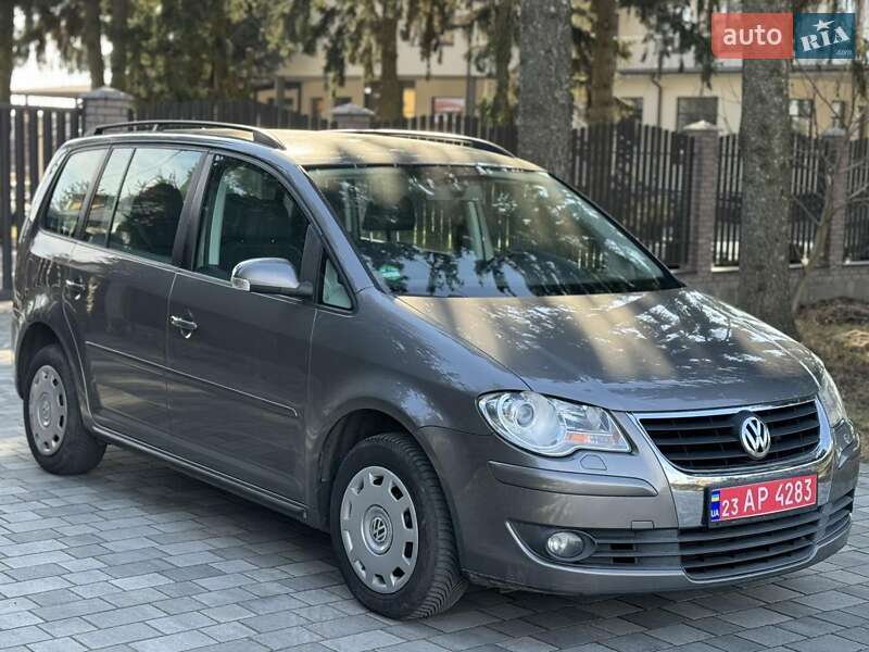 Минивэн Volkswagen Touran 2008 в 