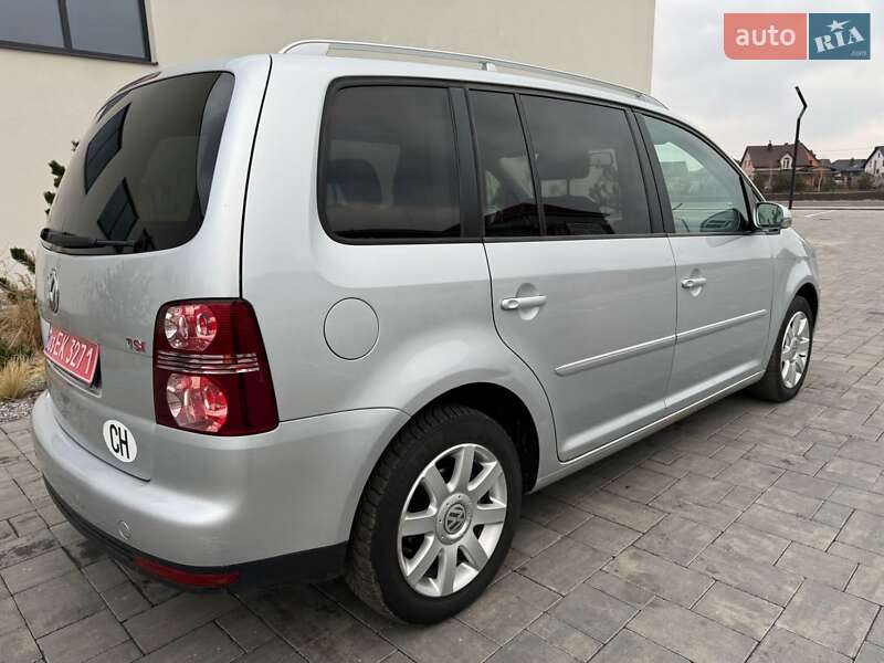 Мінівен Volkswagen Touran 2009 в Запоріжжі