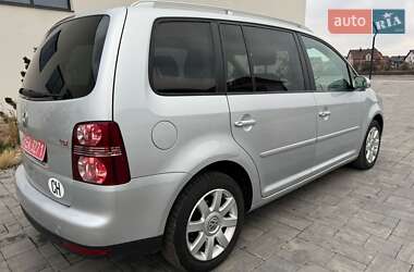 Мінівен Volkswagen Touran 2009 в 