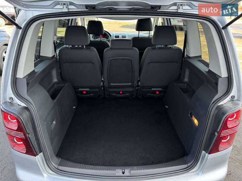 Мінівен Volkswagen Touran 2009 в Запоріжжі
