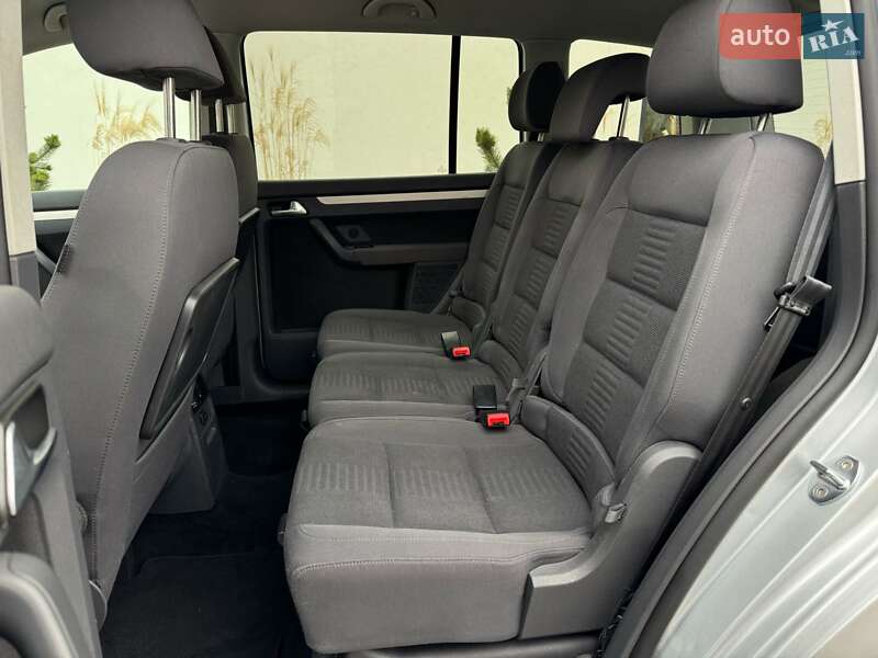 Мінівен Volkswagen Touran 2009 в Запоріжжі