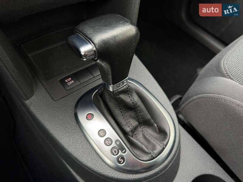 Мінівен Volkswagen Touran 2009 в Запоріжжі