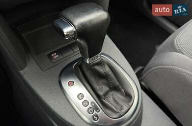 Мінівен Volkswagen Touran 2009 в 