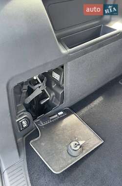 Мінівен Volkswagen Touran 2011 в 