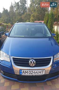 Минивэн Volkswagen Touran 2009 в Житомире