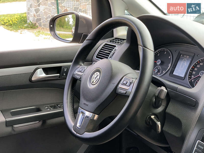 Мінівен Volkswagen Touran 2011 в Бердичеві