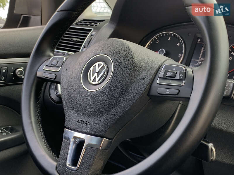 Мінівен Volkswagen Touran 2011 в Бердичеві