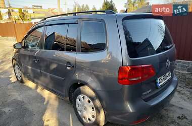 Минивэн Volkswagen Touran 2011 в 