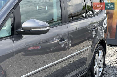 Мінівен Volkswagen Touran 2010 в 