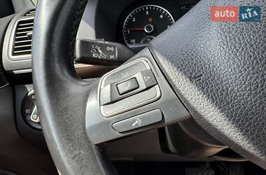 Мінівен Volkswagen Touran 2010 в 