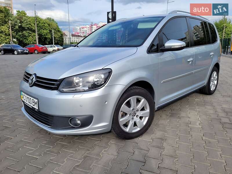 Минивэн Volkswagen Touran 2015 в Болехове