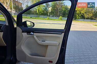 Минивэн Volkswagen Touran 2010 в 