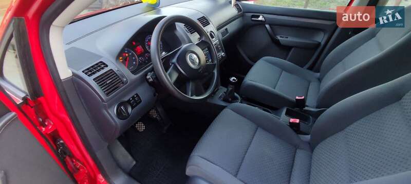 Мінівен Volkswagen Touran 2006 в Демидівці