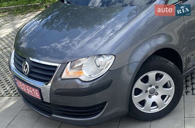 Минивэн Volkswagen Touran 2007 в 