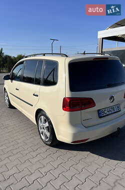 Минивэн Volkswagen Touran 2013 в 