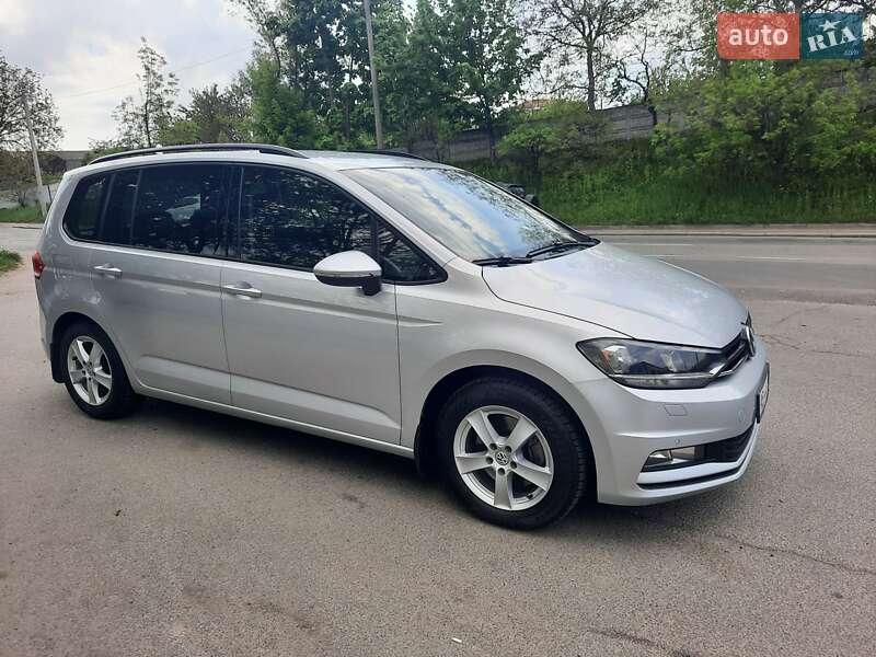 Микровэн Volkswagen Touran 2016 в Виннице