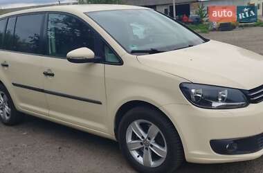 Минивэн Volkswagen Touran 2015 в Сокале