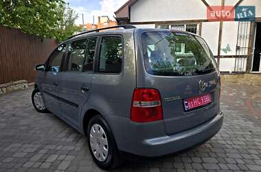 Мінівен Volkswagen Touran 2004 в 