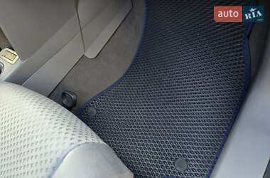 Мінівен Volkswagen Touran 2004 в 
