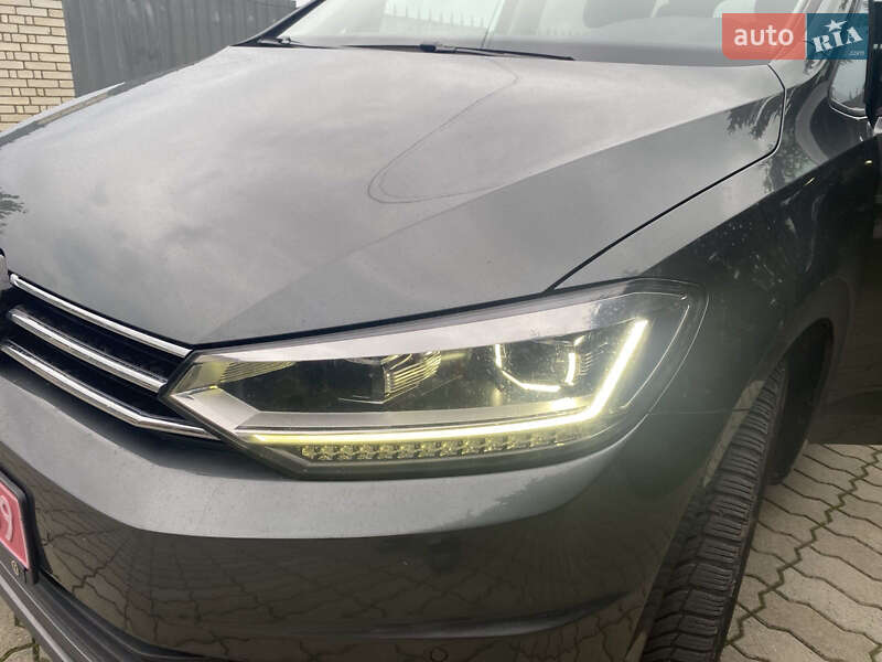 Мікровен Volkswagen Touran 2019 в Стрию