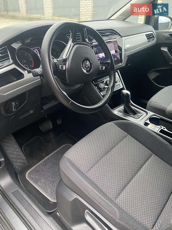 Мікровен Volkswagen Touran 2019 в Стрию