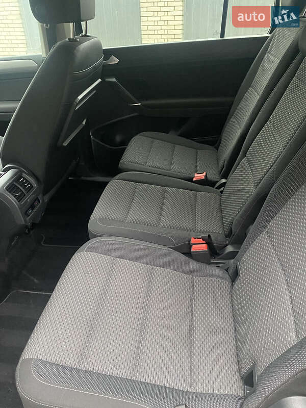 Мікровен Volkswagen Touran 2019 в Стрию