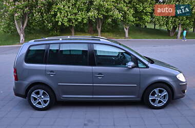 Минивэн Volkswagen Touran 2008 в 