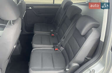 Мінівен Volkswagen Touran 2011 в 