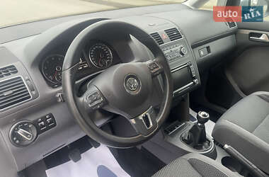 Мінівен Volkswagen Touran 2011 в 