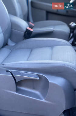 Мінівен Volkswagen Touran 2004 в 