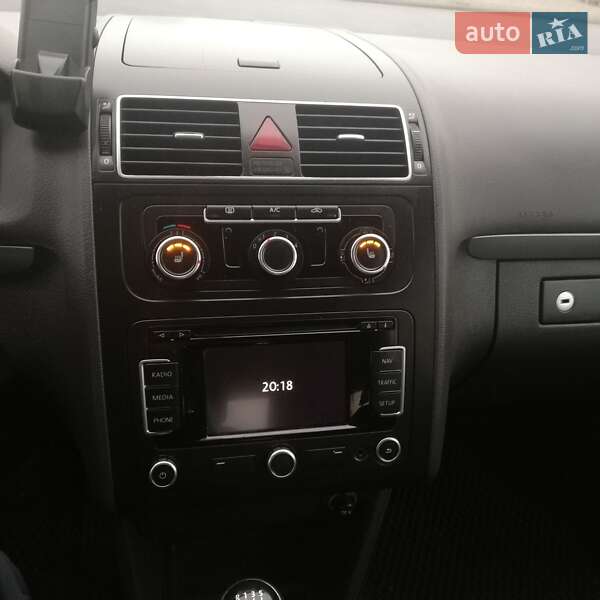 Мінівен Volkswagen Touran 2013 в Львові фото 20 Мінівен Volkswagen Touran 2013 в Львові