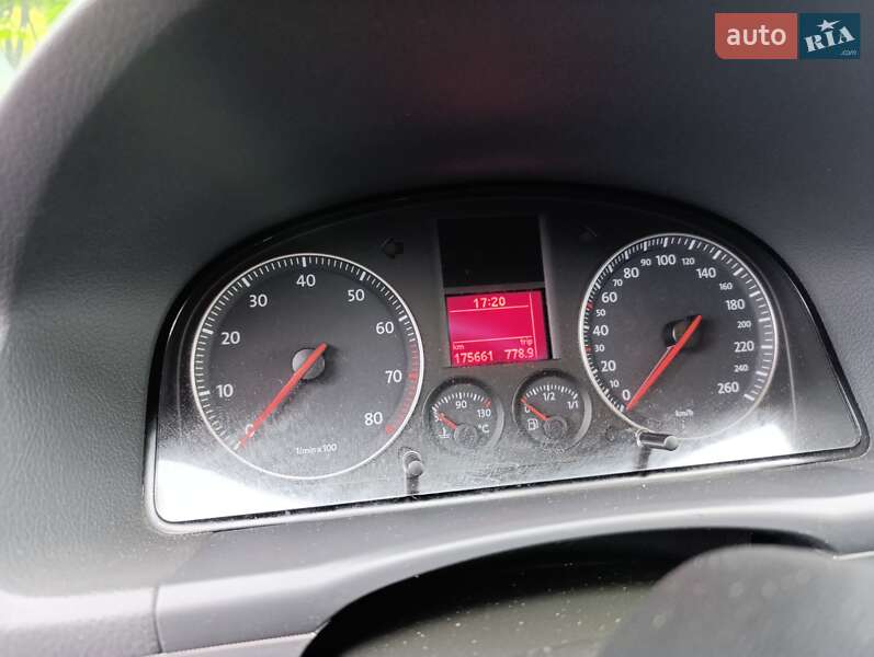 Мінівен Volkswagen Touran 2005 в Світловодську