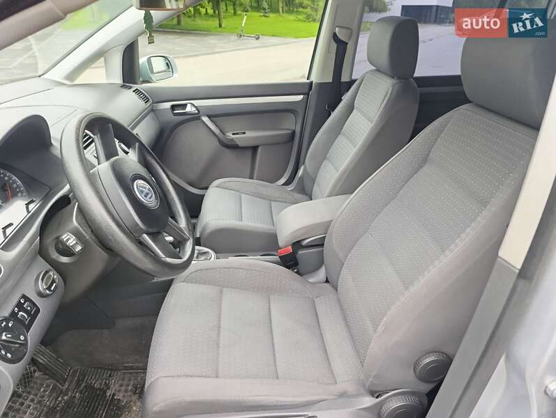 Мінівен Volkswagen Touran 2005 в Світловодську